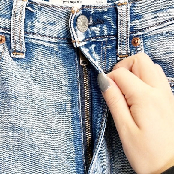 Abercrombie & Fitch The Ankle Straight Ultra High Rise Acid Wash Colorblock Jean - Picture 7 of 10